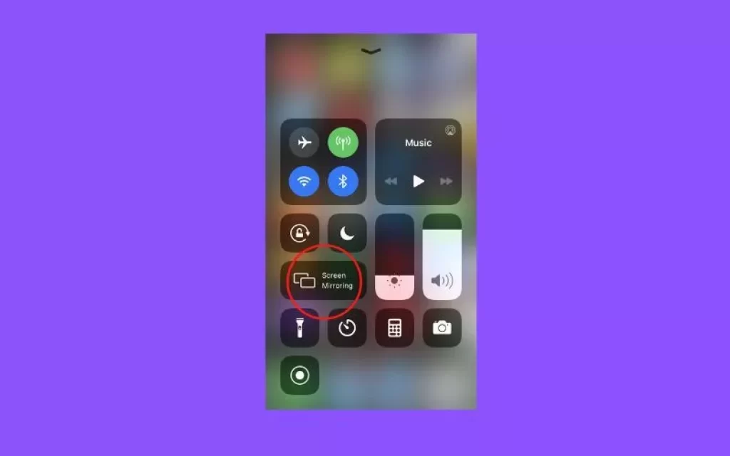 Showing the mirroring option in the iPhone